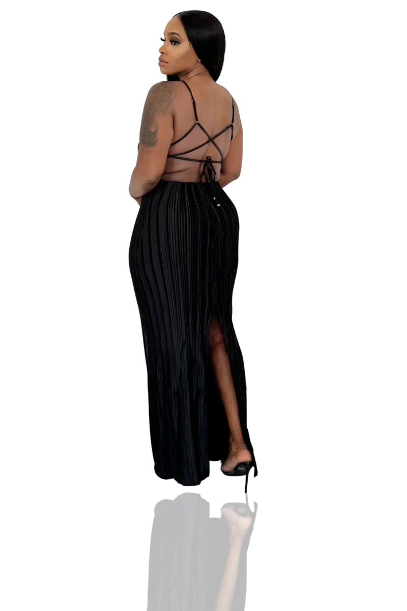 Award Winning Pleated Back Out Maxi Dress (Black)