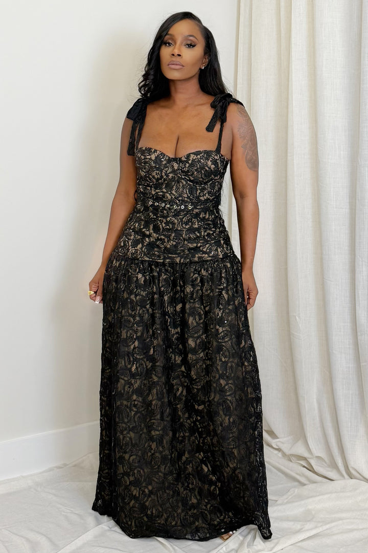 The Enchant Noir Lace Gown (Black)