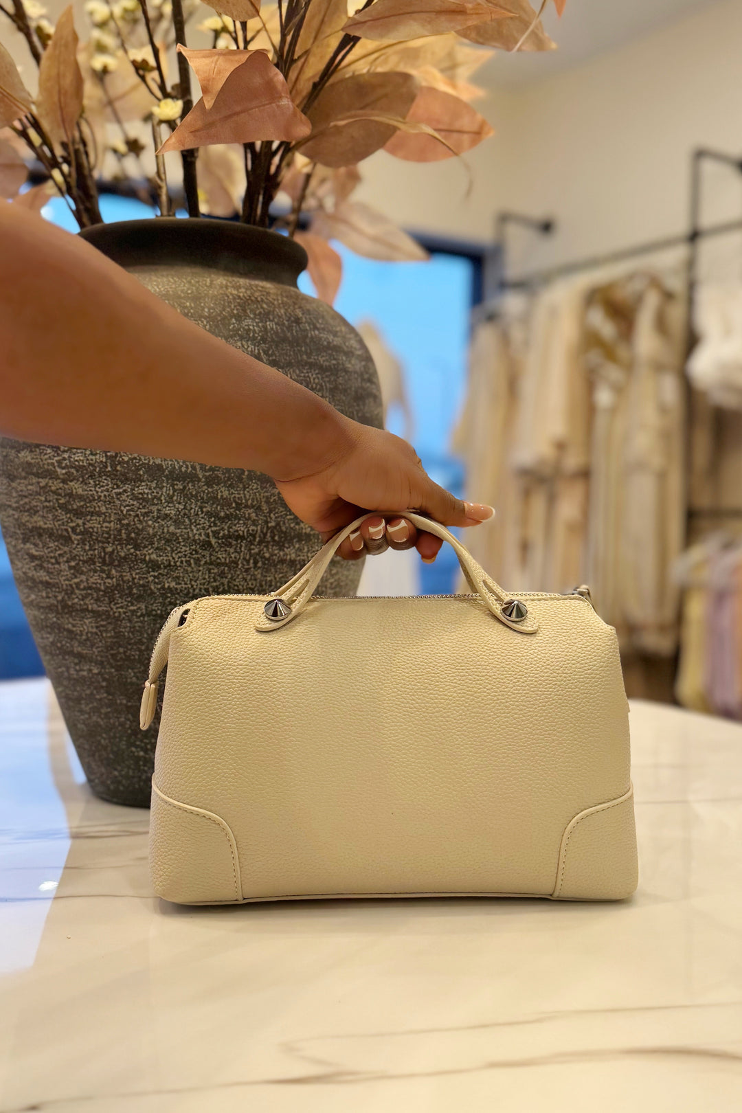 Modern & Classic Handbag (Nude)