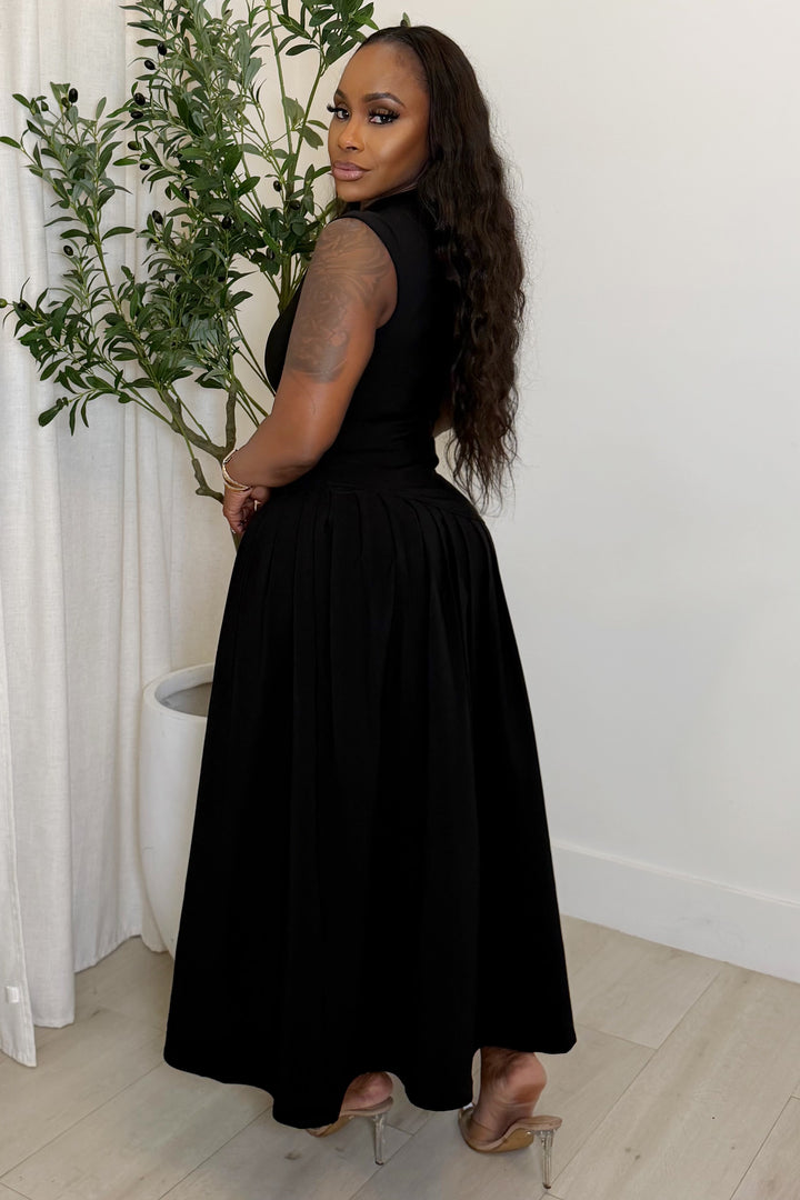 The Midnight Pleated Maxi Dress [Black]