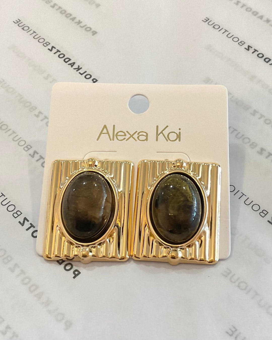 Resin gold square studs