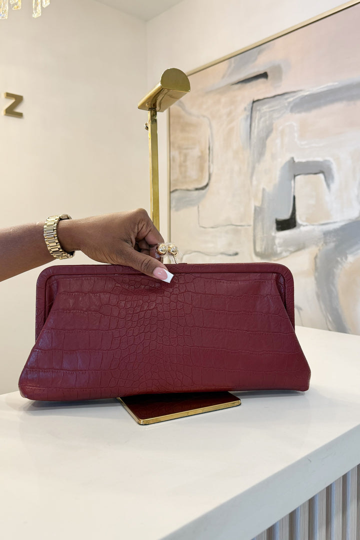The Luxe Kiss lock clutch