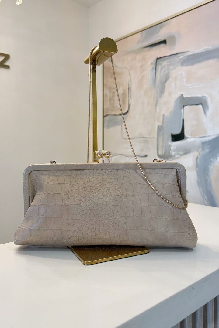 The Luxe Kiss lock clutch