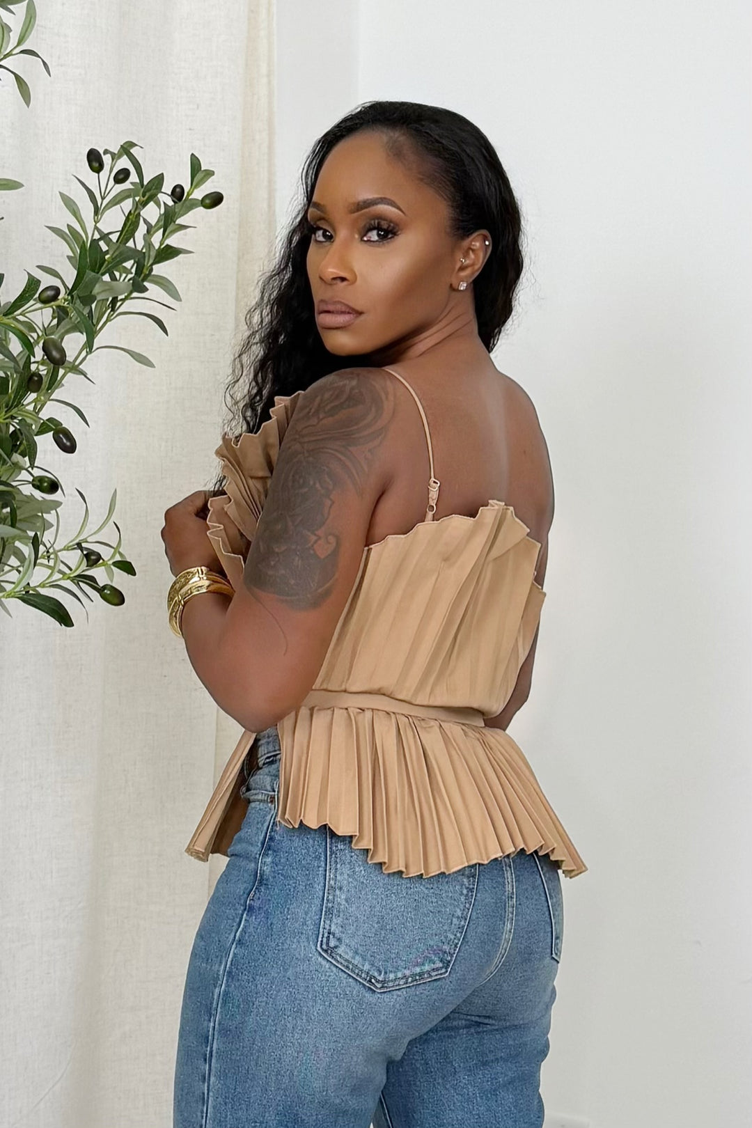 Pleated peplum one sleeve top (Mocha)