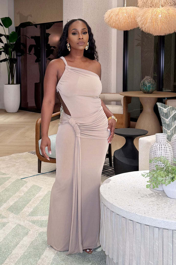 The Obsidian Knot Cut Out Maxi(Nude)