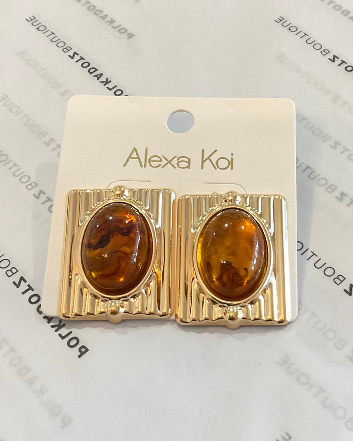 Resin gold square studs