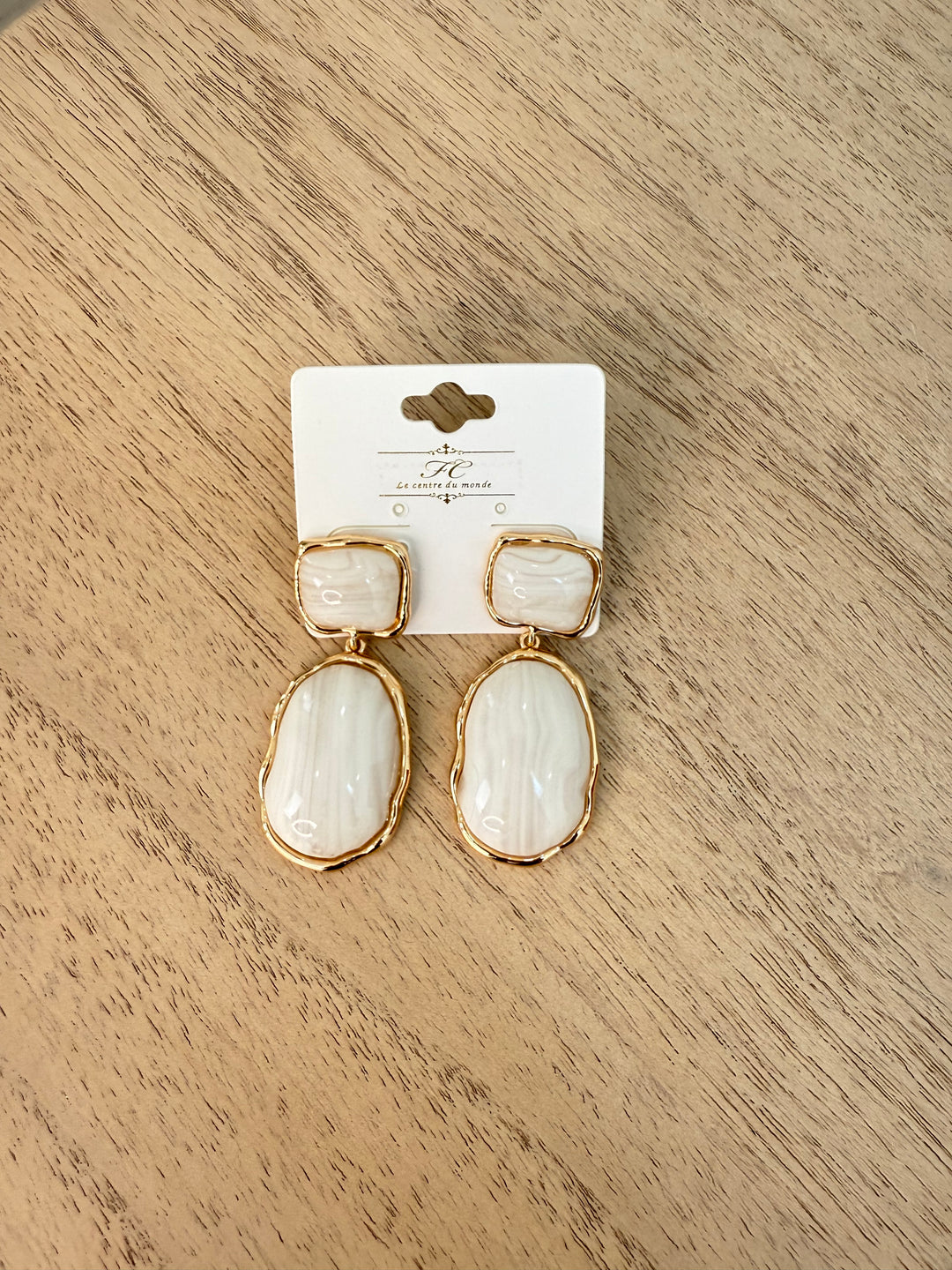 Drop stone earrings