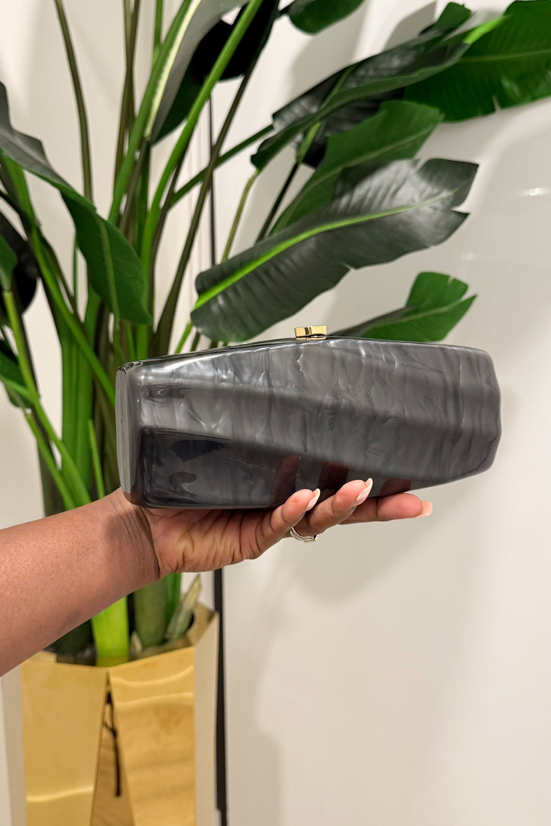 Hard shell pearly Clutch