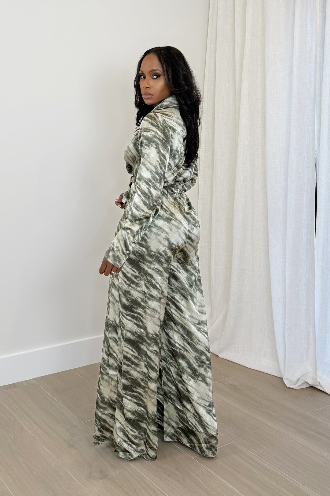 Abstract Plunge Belted Jumpsuit(Olive)