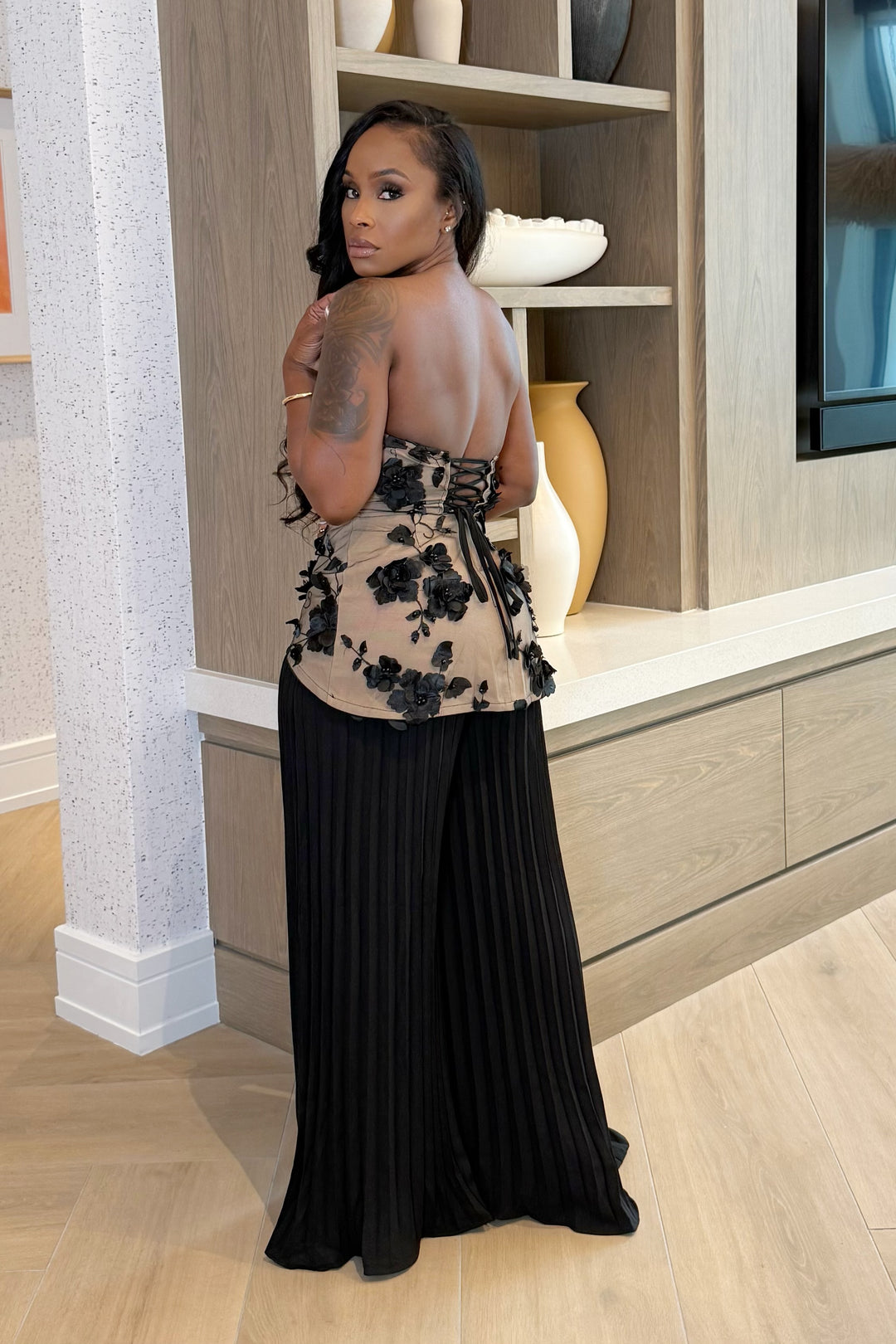 The Noir Petal Set (Black/Nude)