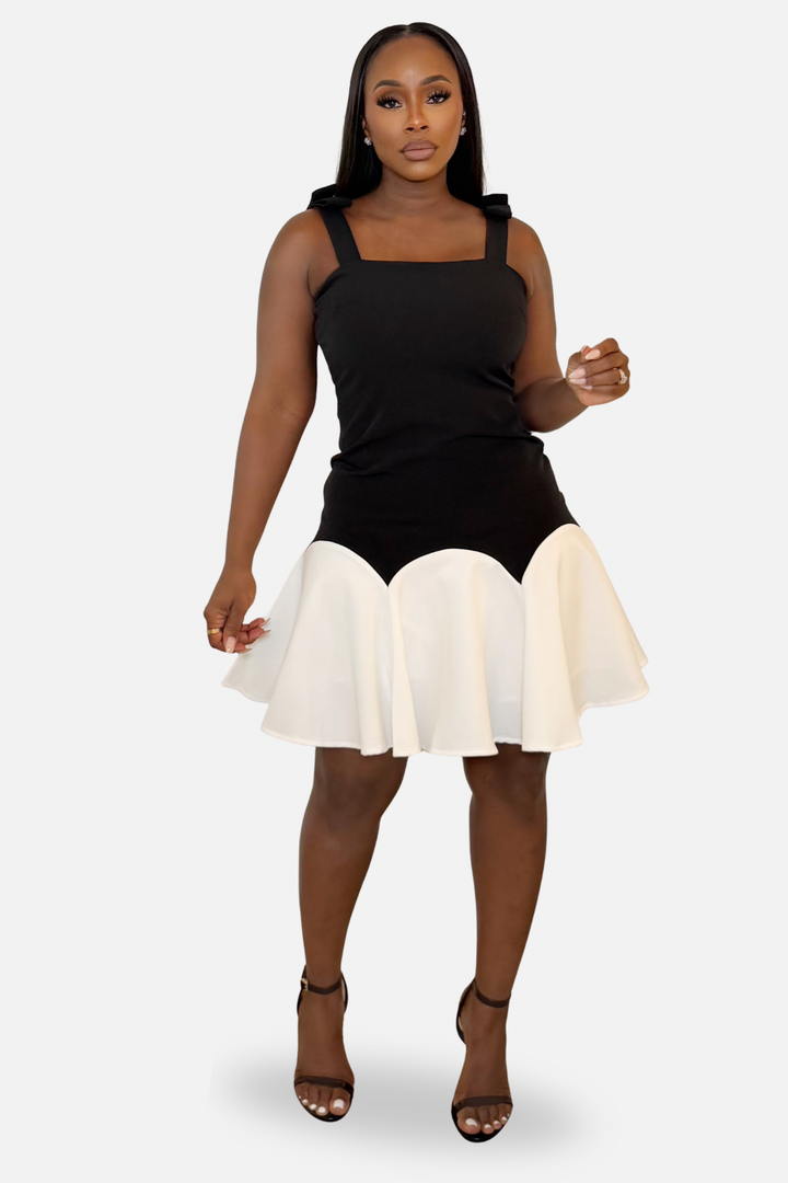 The Monochrome Scallop Mini Dress [Black/White]