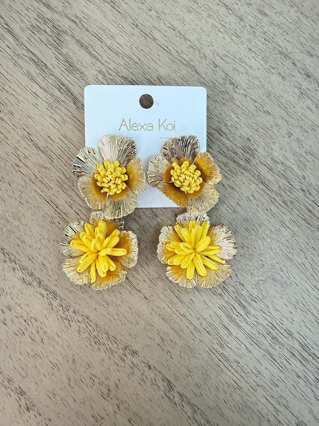 Flower drop gold earring