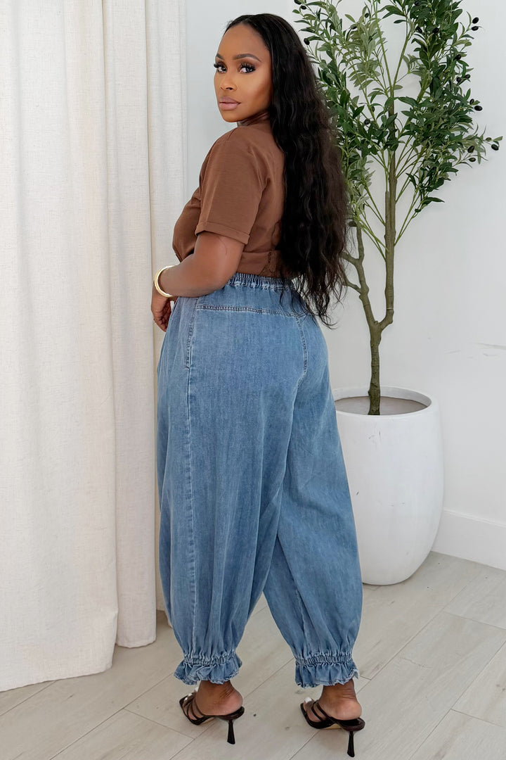 The Weekend Ease Denim Pants [Medium Wash]