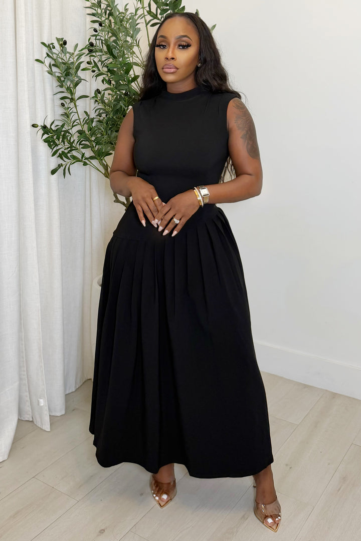 The Midnight Pleated Maxi Dress [Black]