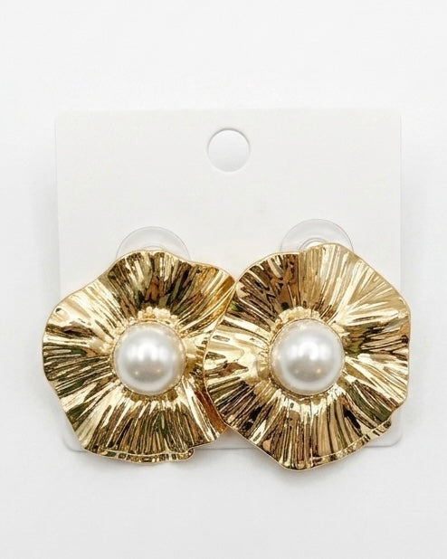 Gilded Radiance Cabochon Studs