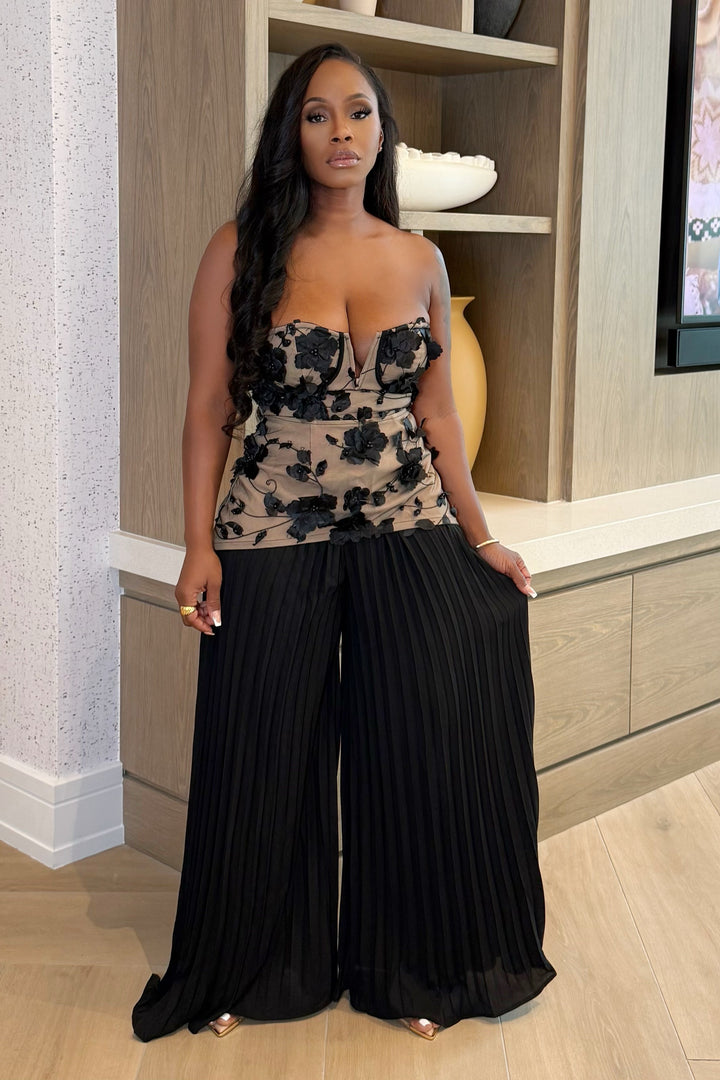 The Noir Petal Set (Black/Nude)