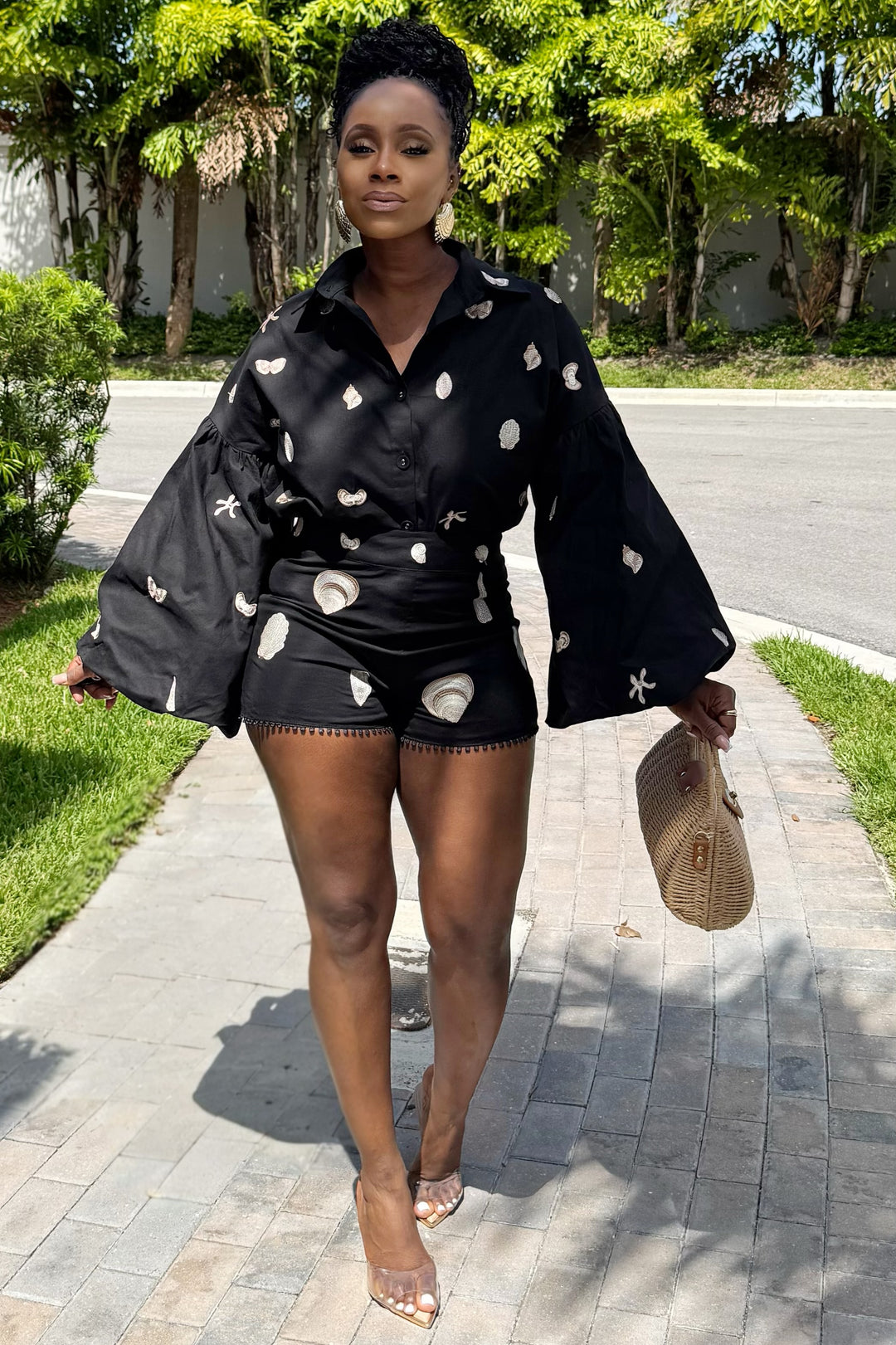 Meet At The pool side shell print short Set (Black)