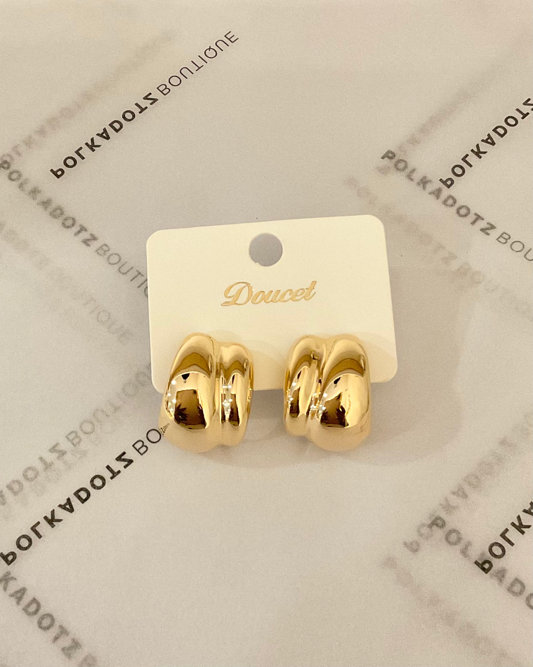 The Ridge Huggie earrings