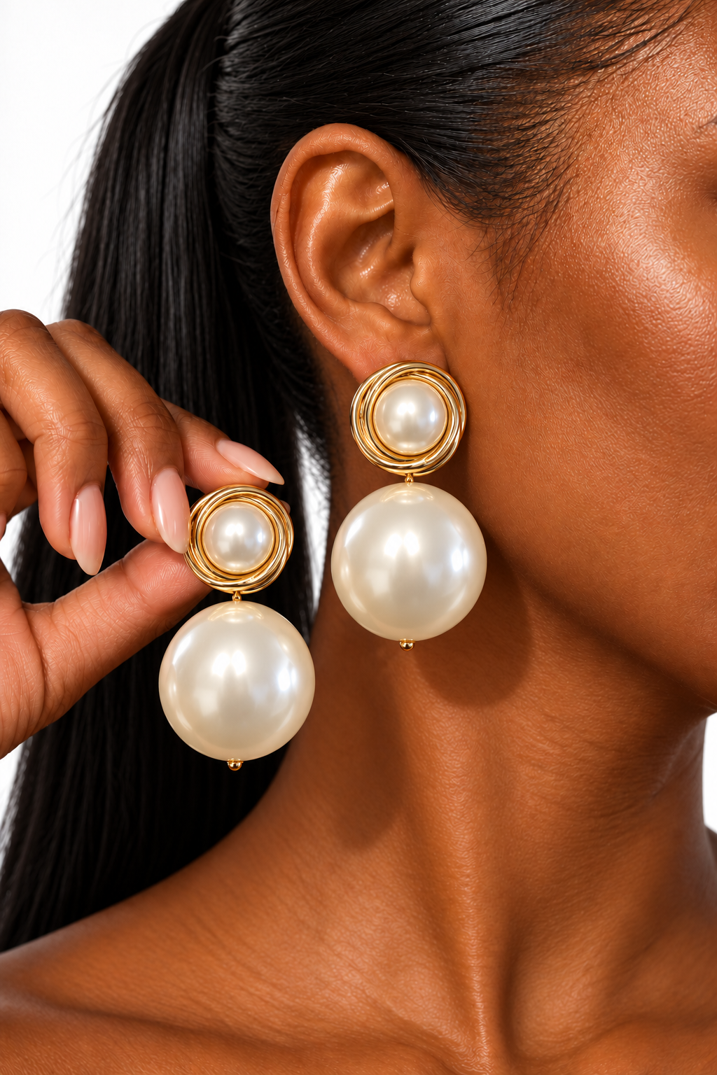 The Vivienne Pearl Earrings — Round Pair