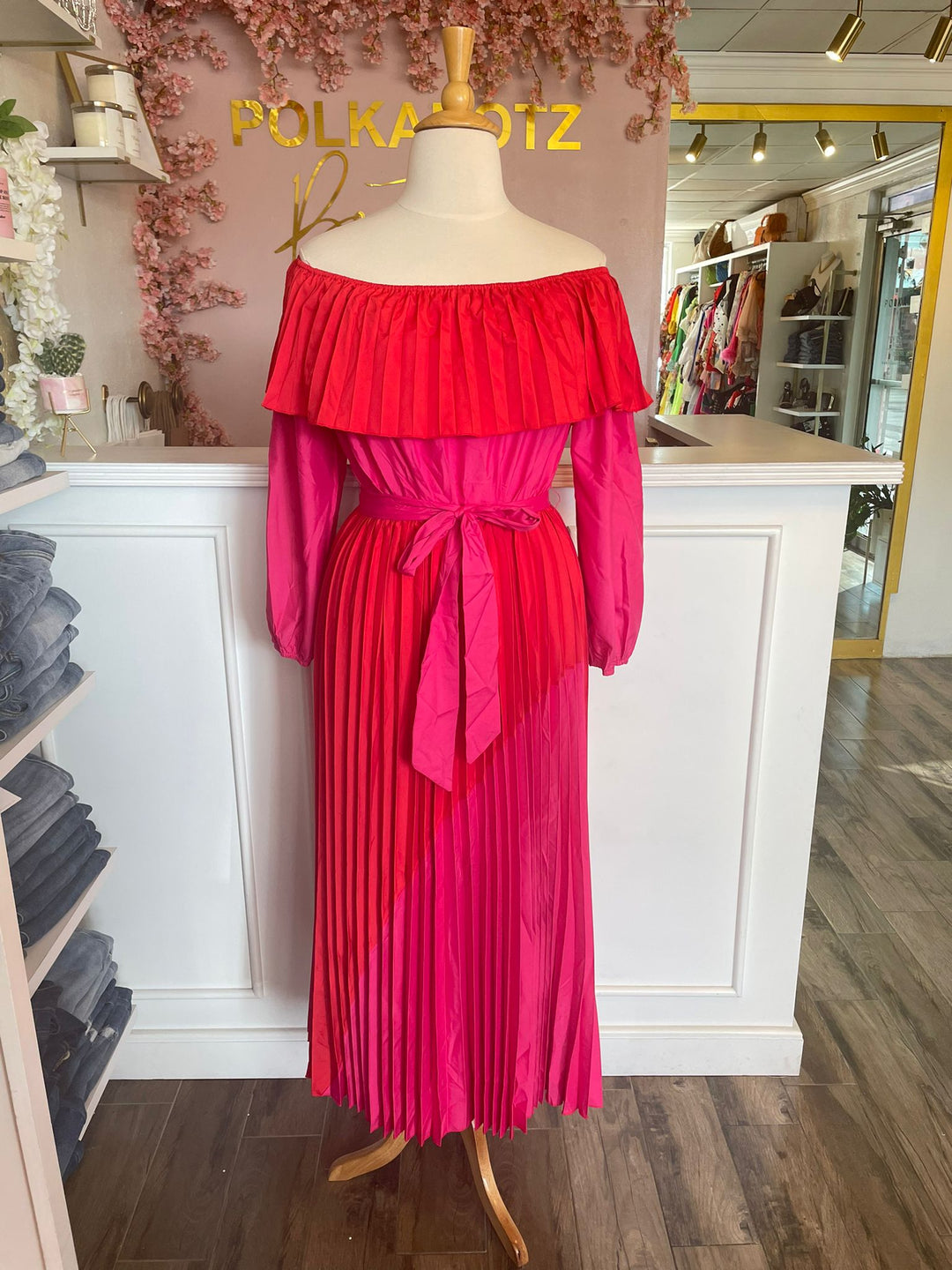 Off the Shoulder Pleated Dress(Pink /Red)
